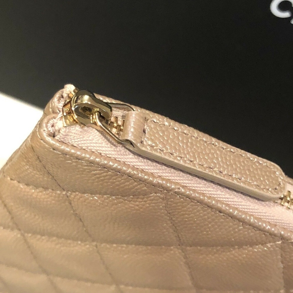 Authentic 19S new Chanel Medium O Case Pouch Pearl - Picture 4 of 8